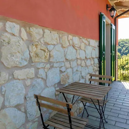 Podere P Ratizzoli Ii Piano Apartment